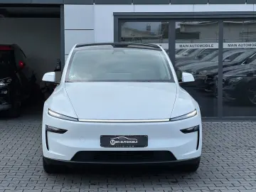 TESLA Model Y SR Juniper Premium 1.Hand