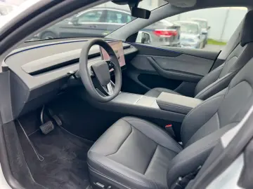 TESLA Model Y SR Juniper Premium 1.Hand