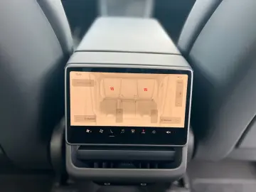 TESLA Model Y SR Juniper Premium 1.Hand