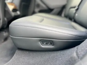TESLA Model Y SR Juniper Premium 1.Hand