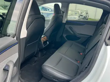 TESLA Model Y SR Juniper Premium 1.Hand
