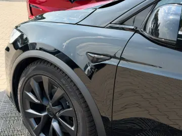 TESLA MODEL X PLAID   ENHANCED AUTOPILOT   6 SEATER