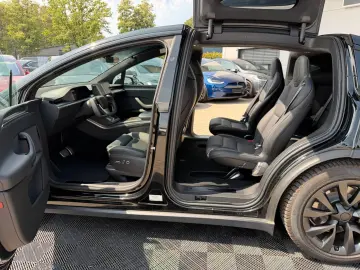 TESLA MODEL X PLAID   ENHANCED AUTOPILOT   6 SEATER