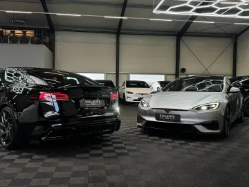 TESLA MODEL X PLAID   ENHANCED AUTOPILOT   6 SEATER