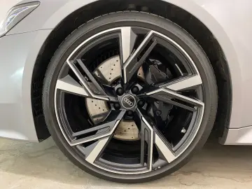 AUDI RS6 Avant 4.0 TFSI quattro LED Luftfed. RFK 280