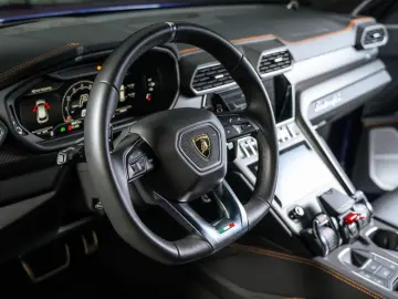 LAMBORGHINI Urus 4.0 V8 Sport
