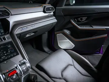 LAMBORGHINI Urus 4.0 V8 Sport