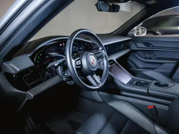 PORSCHE Taycan Performancebatterie Plus
