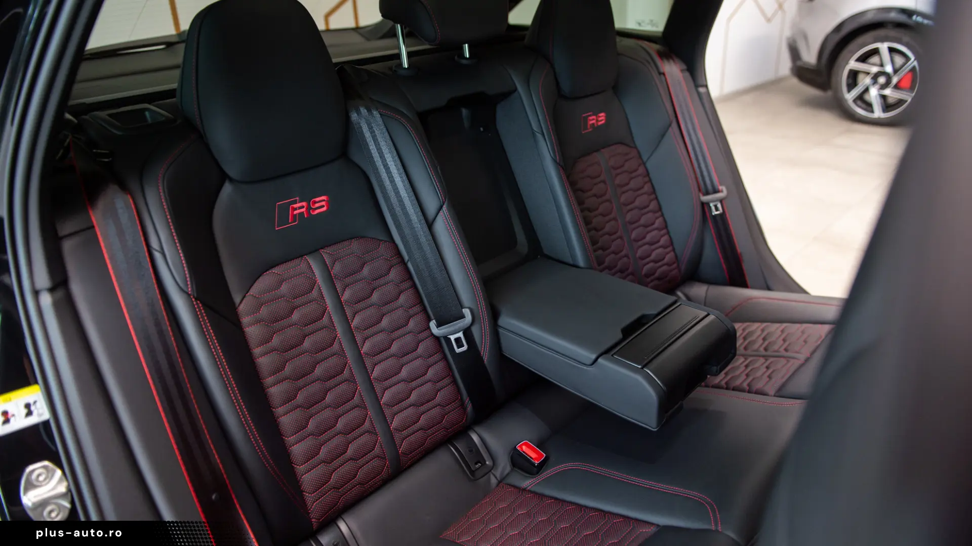 Audi RS6 Avant (C8) Performance TFSI V8 Mild Hybrid Quattro