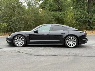 PORSCHE Taycan 476PS 93KWH PANO HEAD-UP PDLS  LUFT