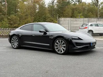 PORSCHE Taycan 476PS 93KWH PANO HEAD-UP PDLS  LUFT