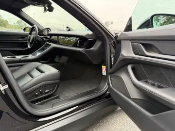 PORSCHE Taycan 476PS 93KWH PANO HEAD-UP PDLS  LUFT