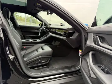 PORSCHE Taycan 476PS 93KWH PANO HEAD-UP PDLS  LUFT