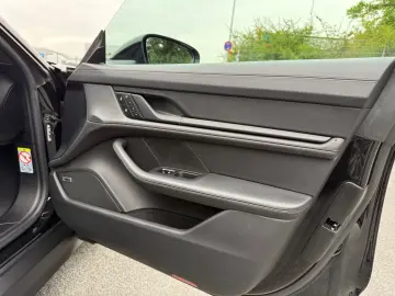 PORSCHE Taycan 476PS 93KWH PANO HEAD-UP PDLS  LUFT