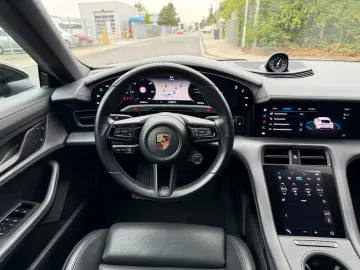 PORSCHE Taycan 476PS 93KWH PANO HEAD-UP PDLS  LUFT