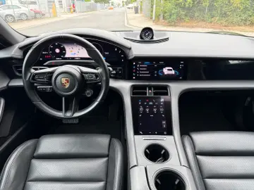 PORSCHE Taycan 476PS 93KWH PANO HEAD-UP PDLS  LUFT