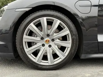 PORSCHE Taycan 476PS 93KWH PANO HEAD-UP PDLS  LUFT