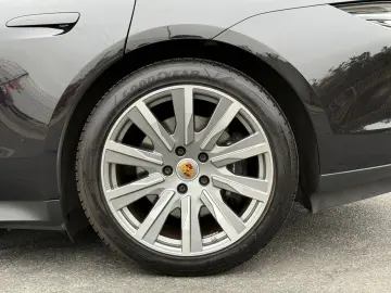 PORSCHE Taycan 476PS 93KWH PANO HEAD-UP PDLS  LUFT