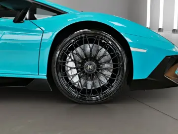 LAMBORGHINI Aventador LP 750-4 SuperVeloce (SV)