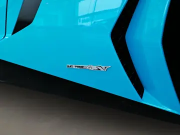 LAMBORGHINI Aventador LP 750-4 SuperVeloce (SV)