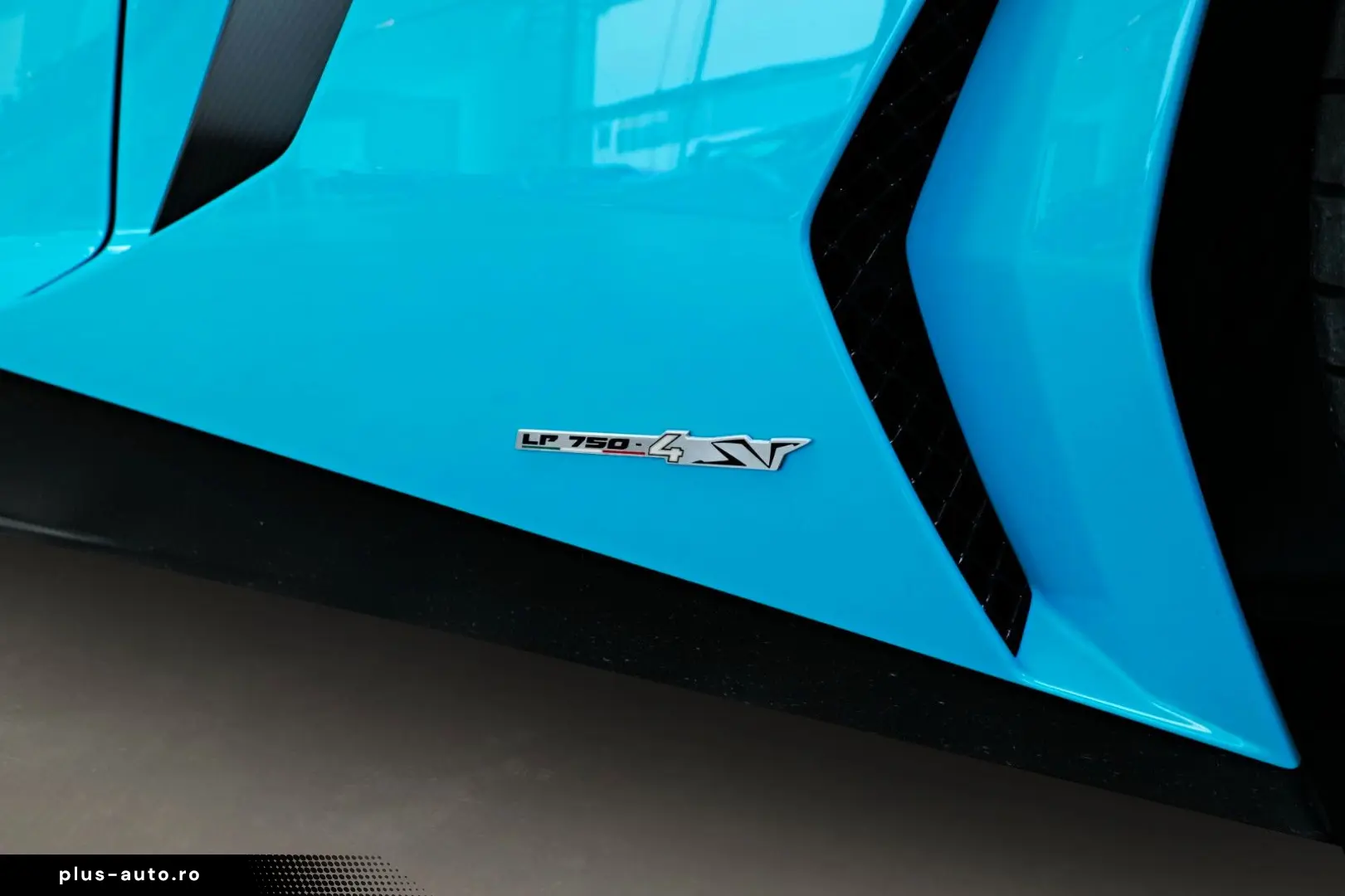 LAMBORGHINI Aventador LP 750-4 Superveloce (SV)