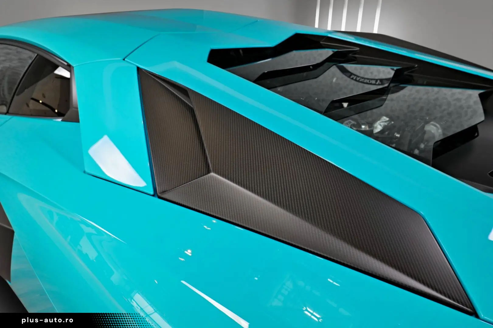 LAMBORGHINI Aventador LP 750-4 Superveloce (SV)