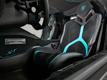 LAMBORGHINI Aventador LP 750-4 SuperVeloce (SV)