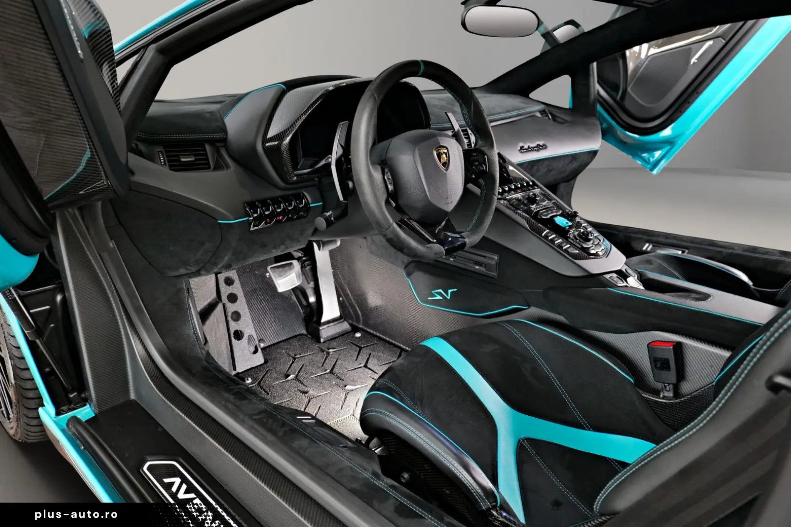 LAMBORGHINI Aventador LP 750-4 Superveloce (SV)