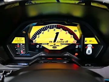 LAMBORGHINI Aventador LP 750-4 SuperVeloce (SV)