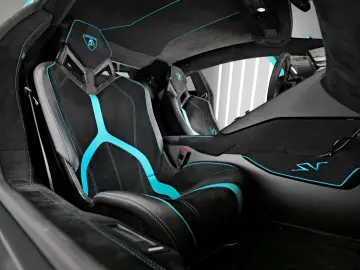 LAMBORGHINI Aventador LP 750-4 SuperVeloce (SV)