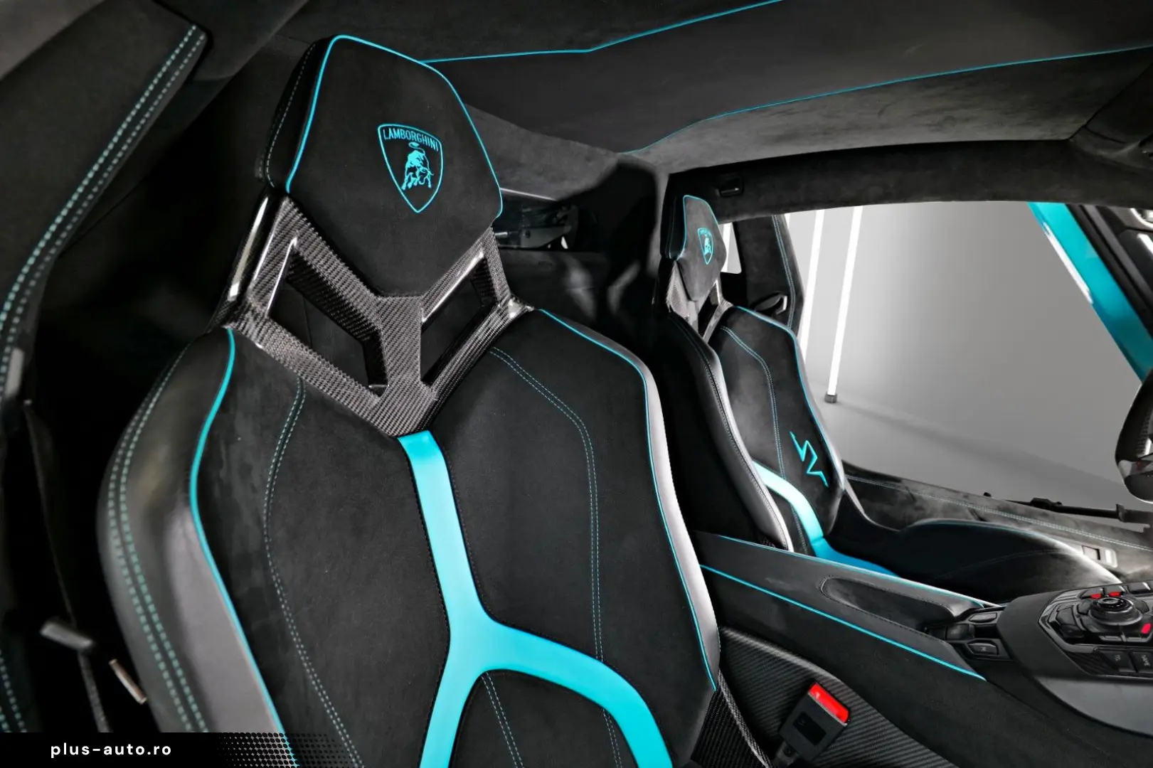 LAMBORGHINI Aventador LP 750-4 Superveloce (SV)
