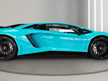 LAMBORGHINI Aventador LP 750-4 SuperVeloce (SV)