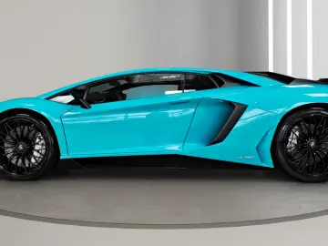 LAMBORGHINI Aventador LP 750-4 SuperVeloce (SV)