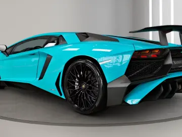 LAMBORGHINI Aventador LP 750-4 SuperVeloce (SV)