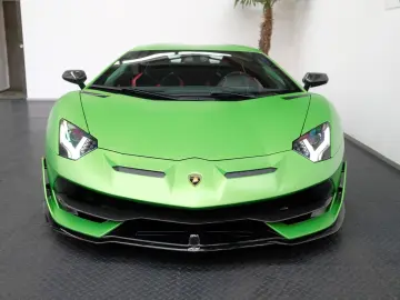 LAMBORGHINI Aventador SVJ Verde Alceo Matt Carbon Lift