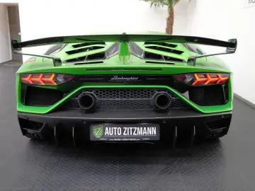 LAMBORGHINI Aventador SVJ Verde Alceo Matt Carbon Lift