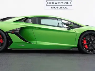 LAMBORGHINI Aventador SVJ Verde Alceo Matt Carbon Lift