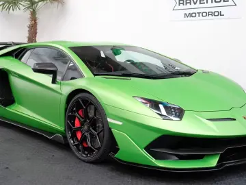 LAMBORGHINI Aventador SVJ Verde Alceo Matt Carbon Lift