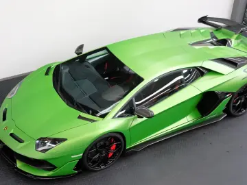 LAMBORGHINI Aventador SVJ Verde Alceo Matt Carbon Lift