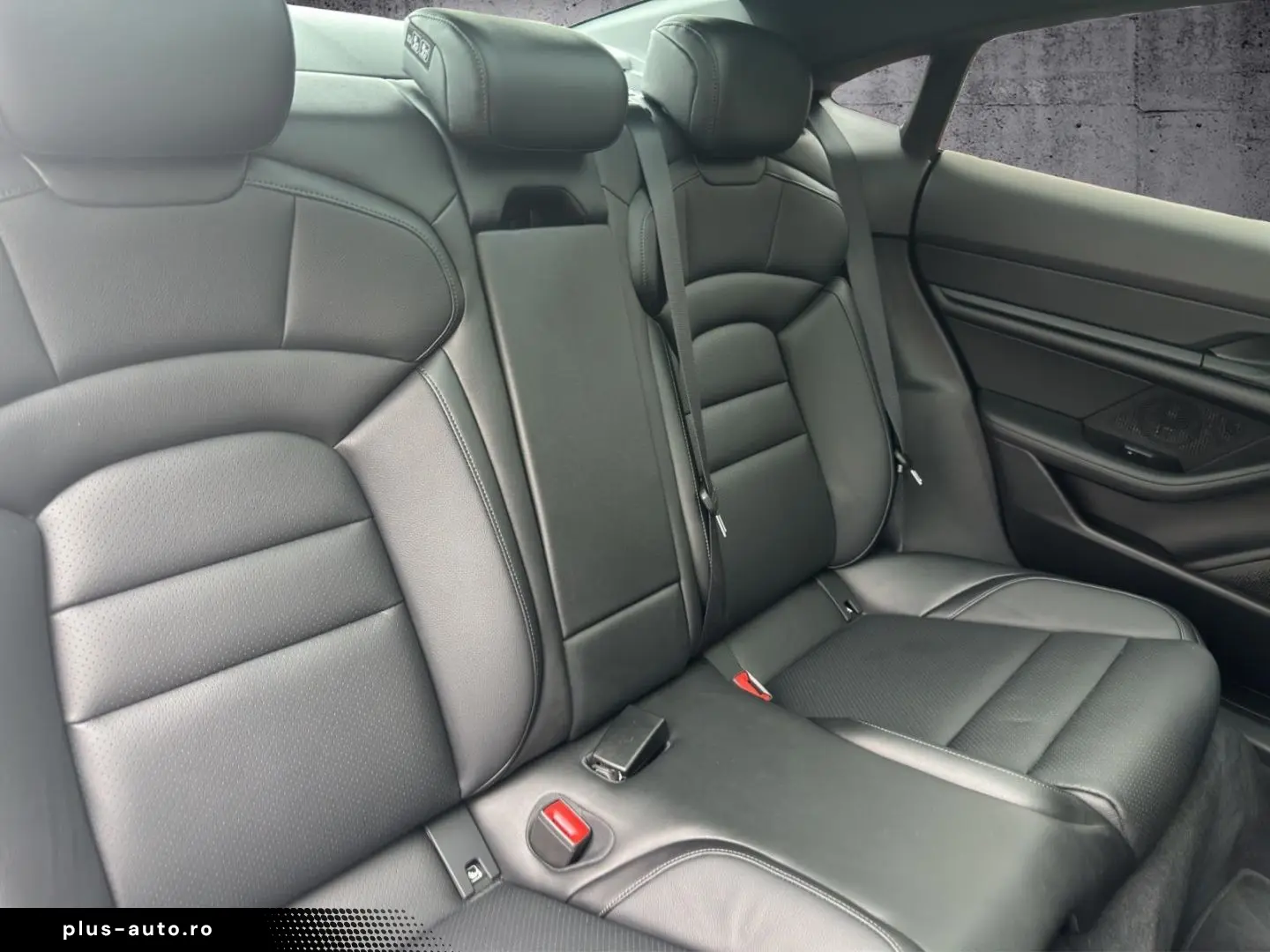 PORSCHE Taycan Sport-Chrono-Paket Sound-System BOSE