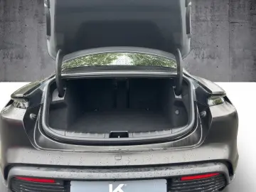 PORSCHE Taycan Sport-Chrono-Paket Sound-System BOSE