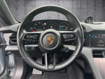 PORSCHE Taycan Sport-Chrono-Paket Sound-System BOSE