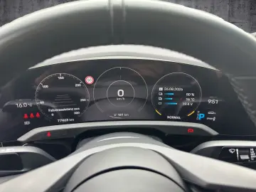 PORSCHE Taycan Sport-Chrono-Paket Sound-System BOSE