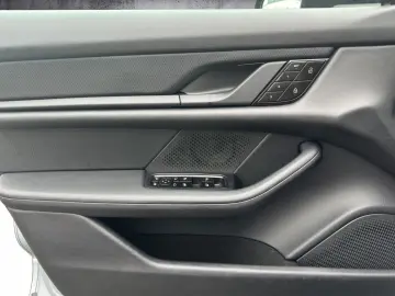 PORSCHE Taycan Sport-Chrono-Paket Sound-System BOSE