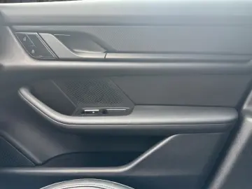 PORSCHE Taycan Sport-Chrono-Paket Sound-System BOSE