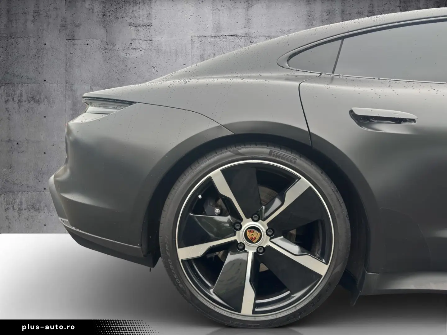 PORSCHE Taycan Sport-Chrono-Paket Sound-System BOSE