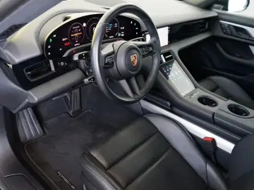 PORSCHE Approved 07 27   Pano