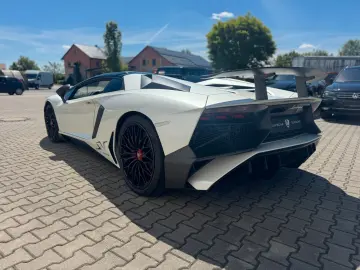 LAMBORGHINI Aventador LP 750-4 SV Roadster Carbon
