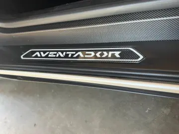 LAMBORGHINI Aventador LP 750-4 SV Roadster Carbon