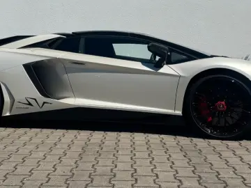 LAMBORGHINI Aventador LP 750-4 SV Roadster Carbon